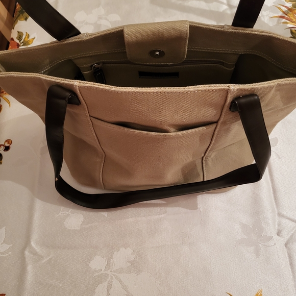 Nine & Co. Handbags - Nine & Co. Tan Tote with Black Handles